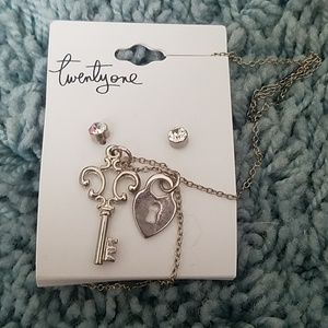 ⭐ NWT Twenty one necklace and earring set